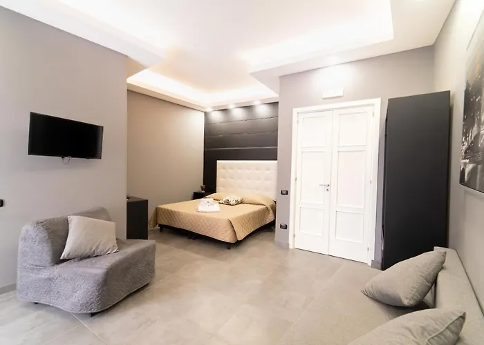 Royal Art H Spaccanapoli, By Clapa Group