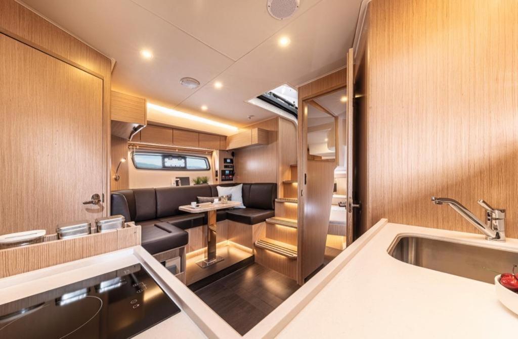 Affittacamere Royal Art H Spaccanapoli, By Clapa Group 2*